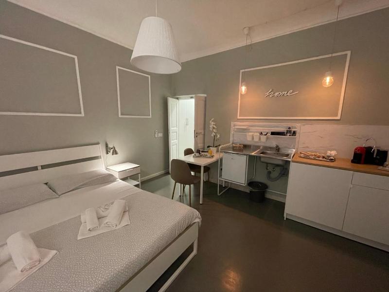 Deluxe Triple Room image 1