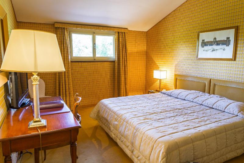 Small Double Room image 1