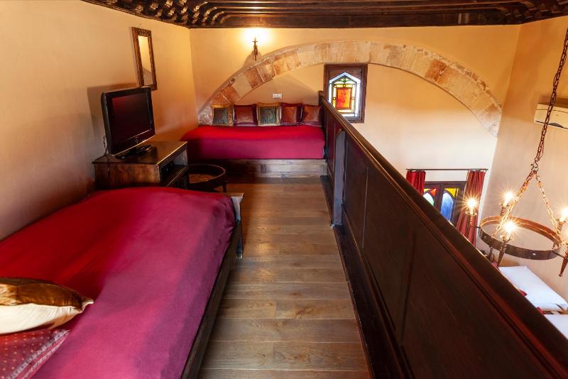 Crusader Suite image 3