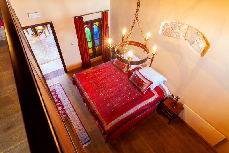 Crusader Suite image 1