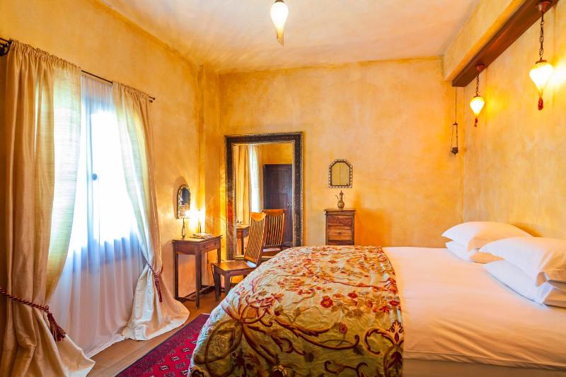 Pasha Suite image 1