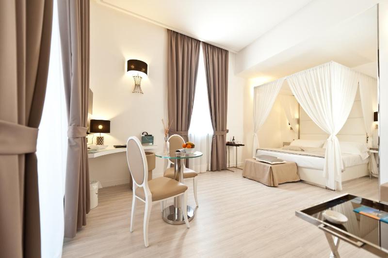  Junior Suite with Spa Access image 3