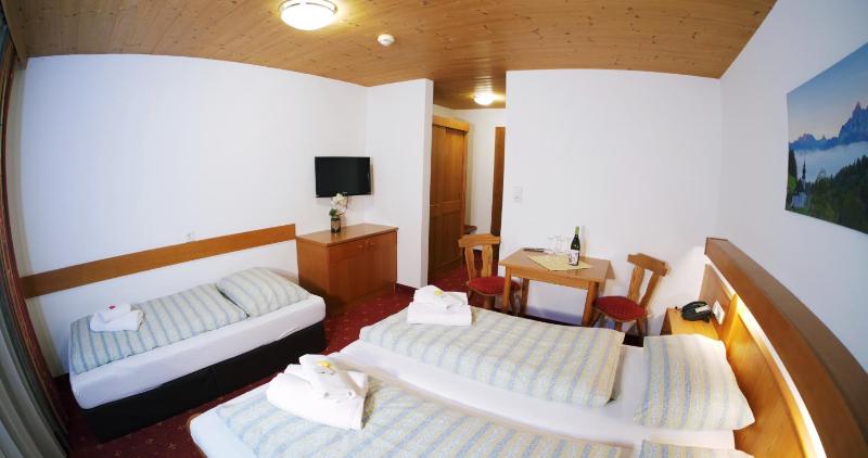 Triple Room image 4