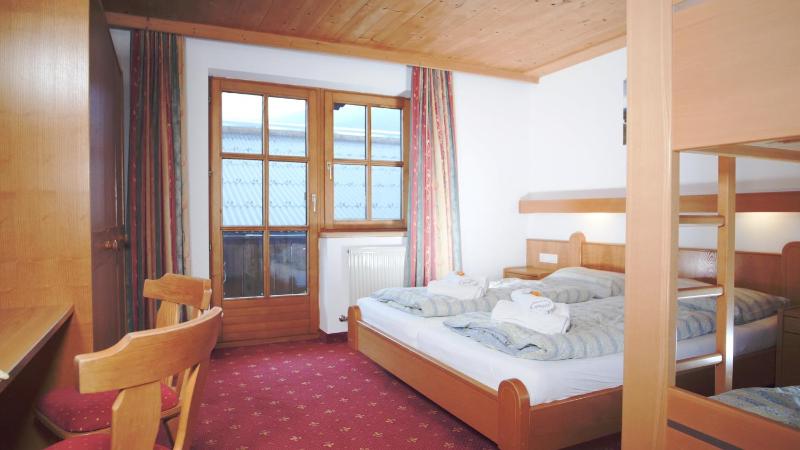 Quadruple Room image 3