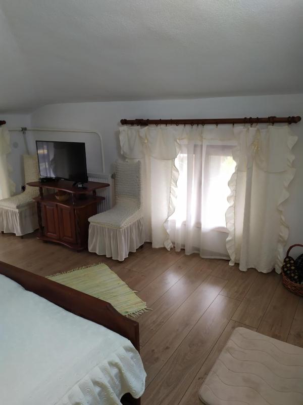 Triple Room with Pool View image 2