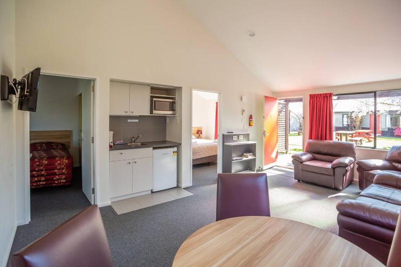 Christchurch Park Motel - image 2