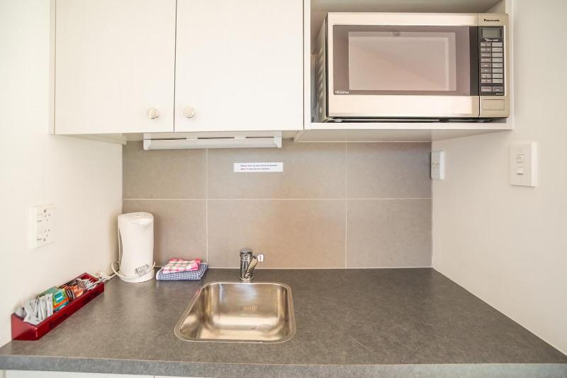 Christchurch Park Motel - image 12