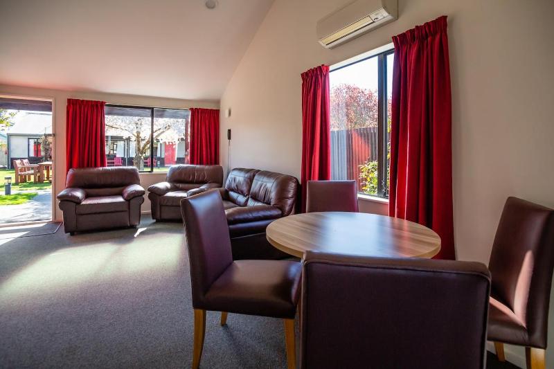 Christchurch Park Motel - image 7