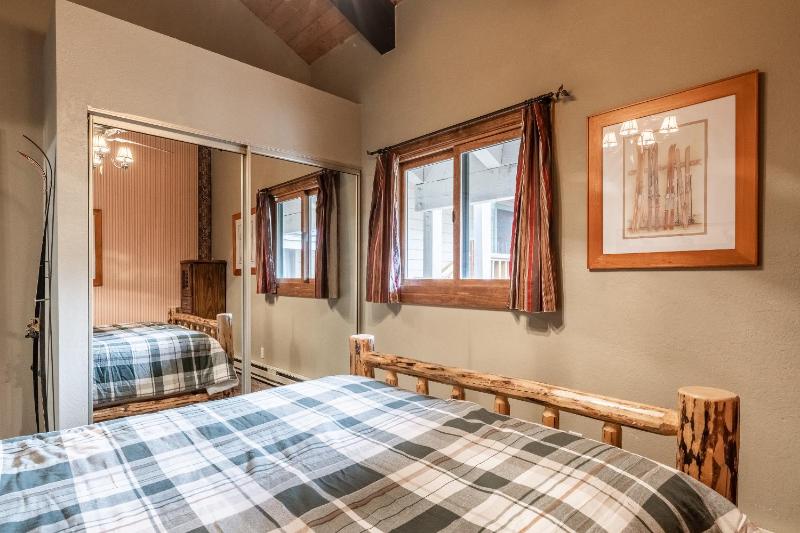 Mammoth Creek Townhome # 40 Updated 2 bedrooms and Loft 2 and half bath Steps to free town shuttle stop - image 43