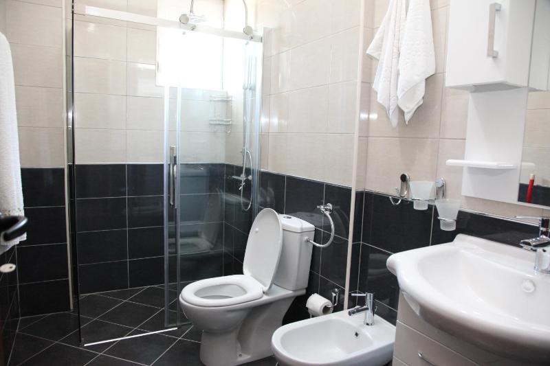 Studio Apartment with Sea View image 3