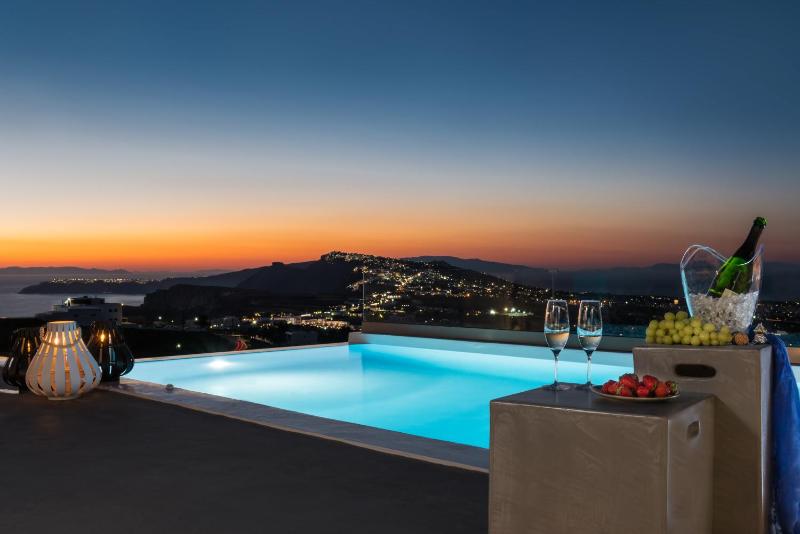 One-Bedroom Villa with Private Pool and Panoramic Island View image 2