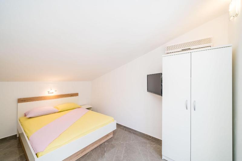 Apartment and Rooms Mato - image 9