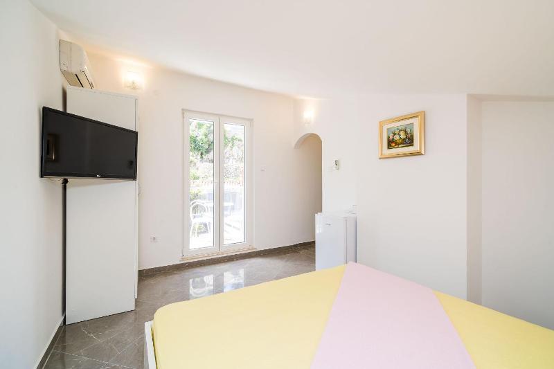 Apartment and Rooms Mato - image 12