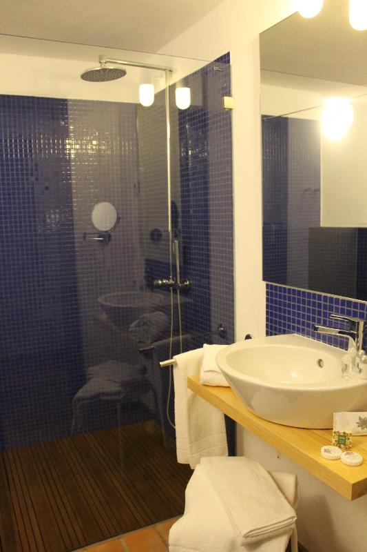 Double Room image 3
