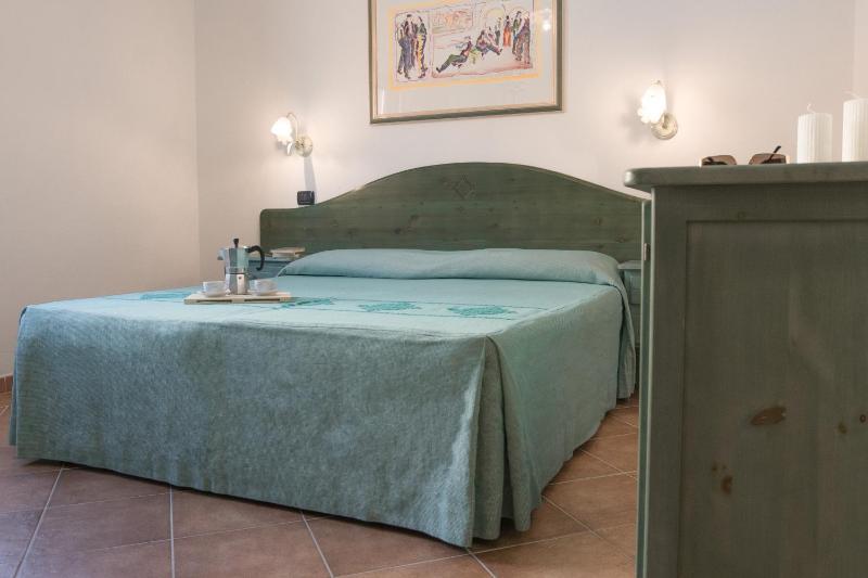 One-Bedroom Apartment image 1