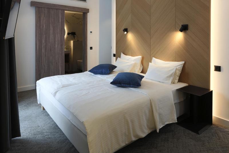 Double or Twin Room with Balcony image 3