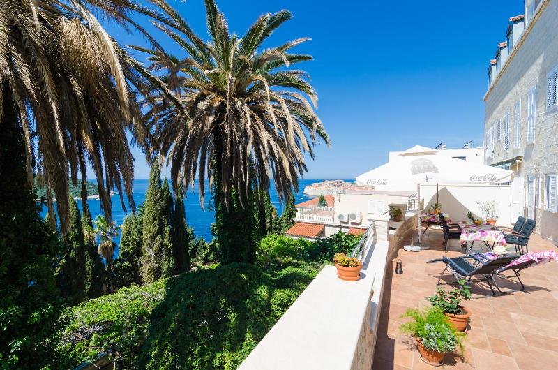 Apartments Davor - Two Bedroom Apartment with Sea View and Terrace - image 9