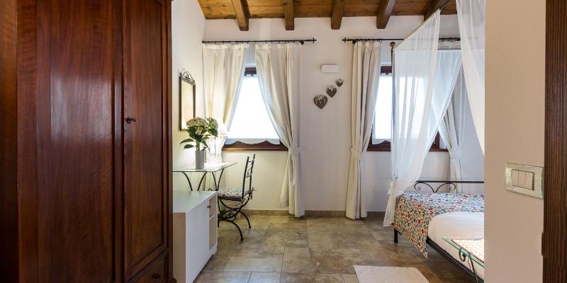 Double Room with Extra Bed image 4
