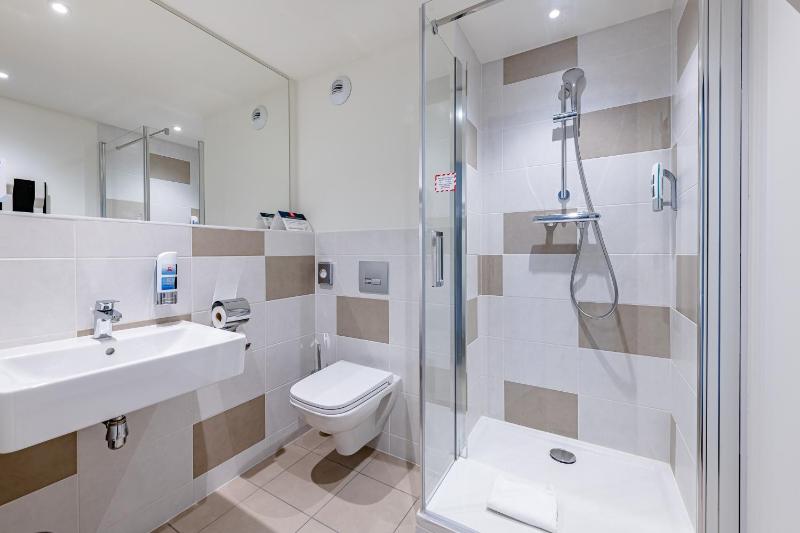 Quadruple Room image 1