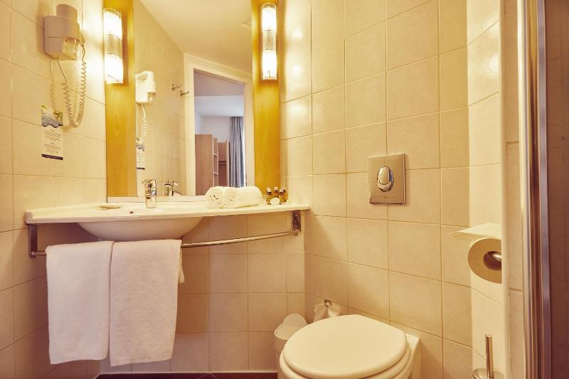 Superior Double Room image 3