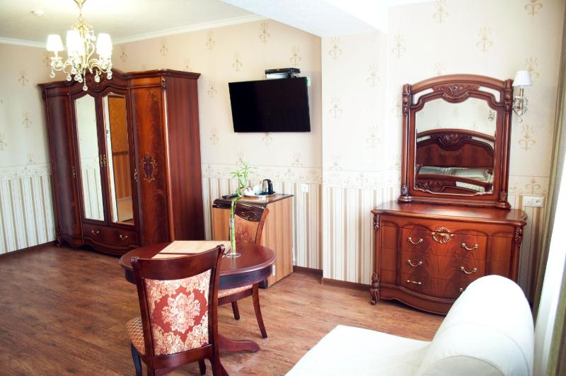Comfort Triple Room image 2