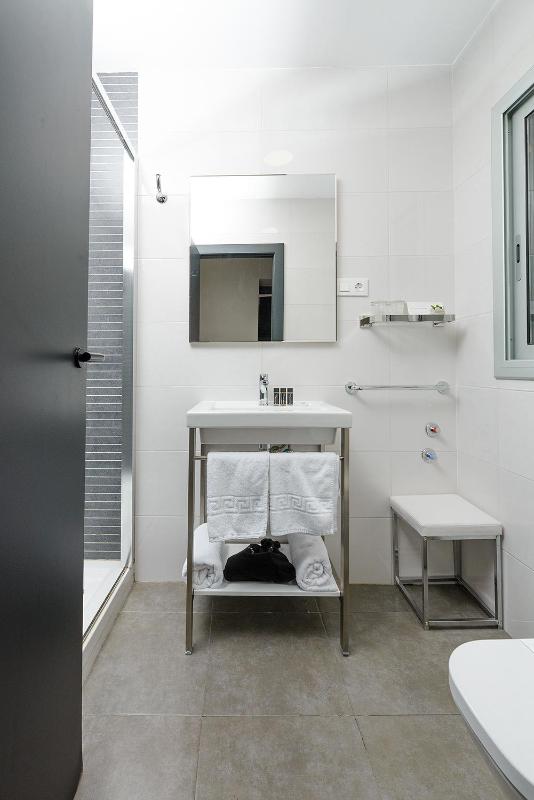 Double Room with Balcony and Side Sea View image 1