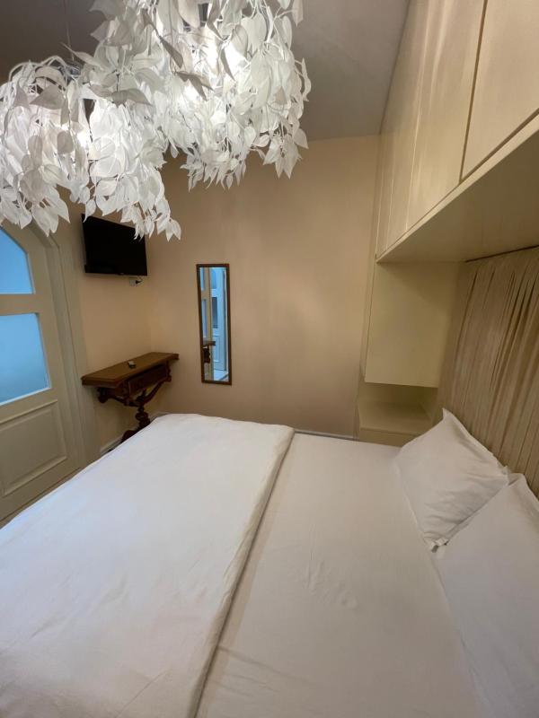 Marini Tiny Home - image 7