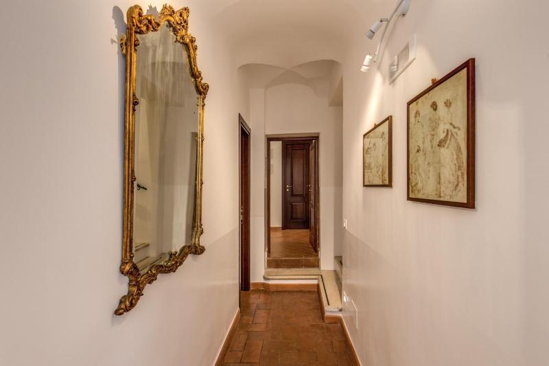 Deluxe Triple Room image 2