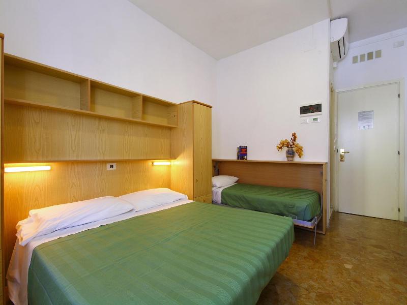 Triple Room image 3