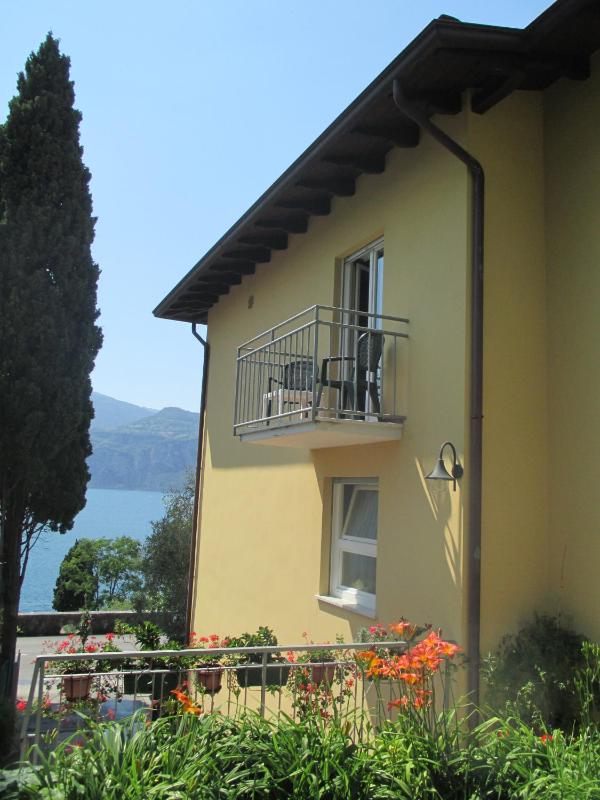 Double or Twin Room with Partial Garden View image 3