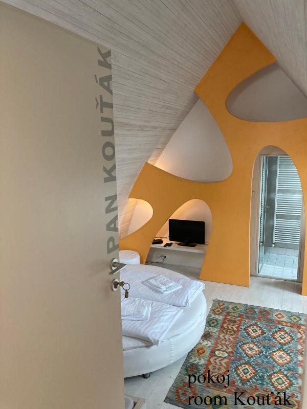 Double or Twin Room with Extra Bed image 1