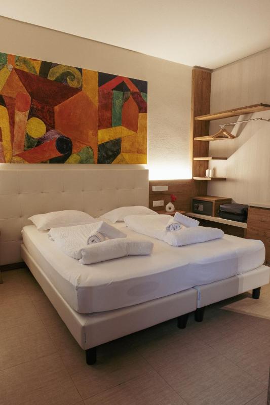 Comfort Double Room image 4