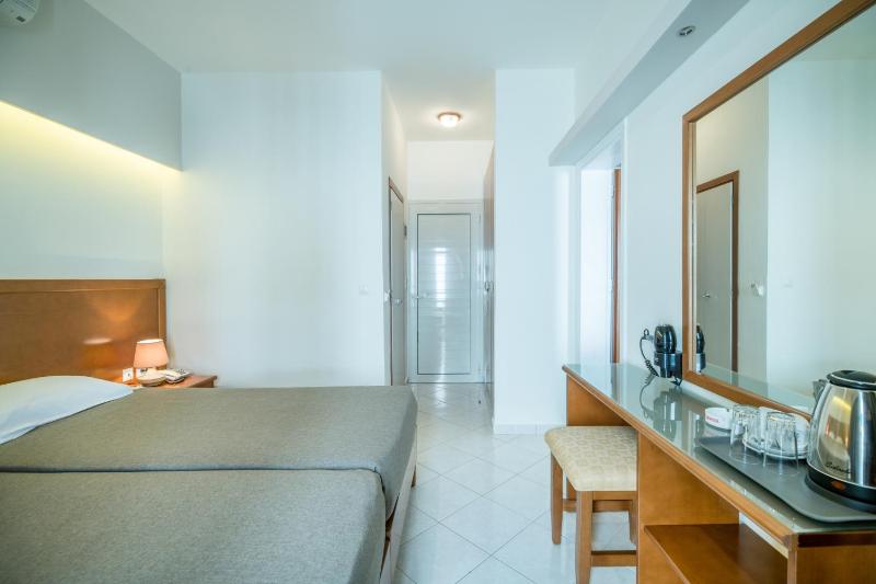 Superior Double Room image 4