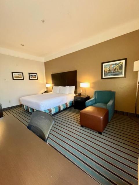 King Room image 3