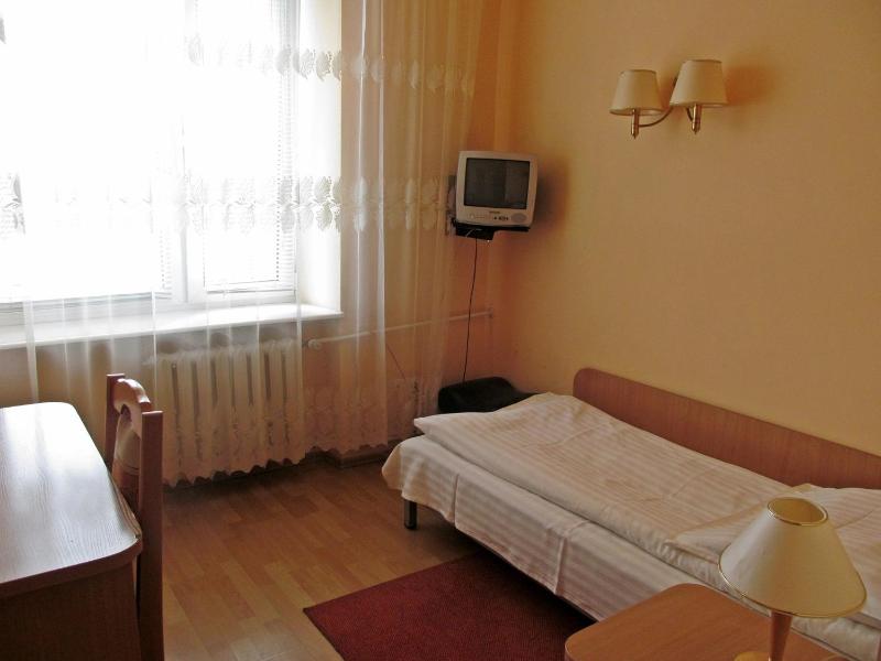 Single Room image 4