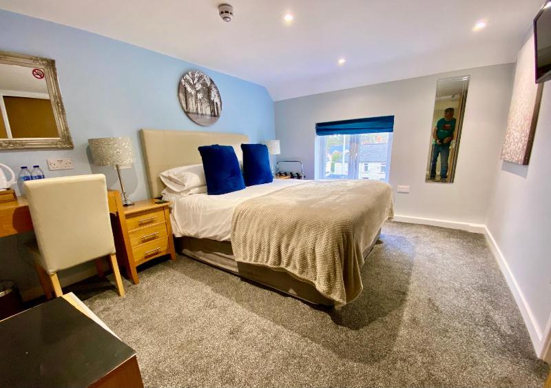 Double Room image 1