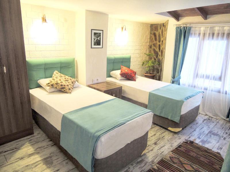 Family Suite with Balcony image 4