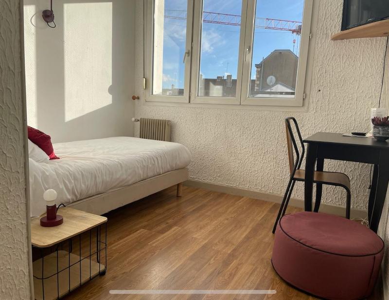 Single Room with Private Bathroom image 4