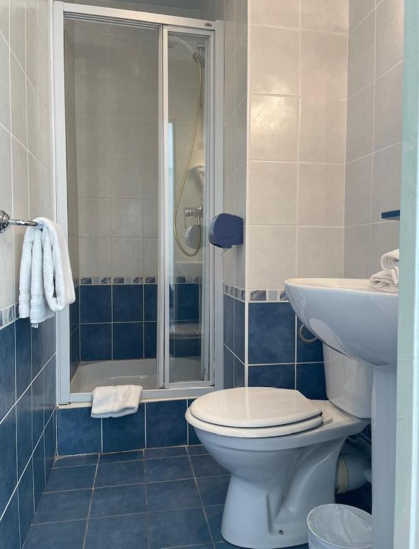 Single Room with Private Bathroom image 3