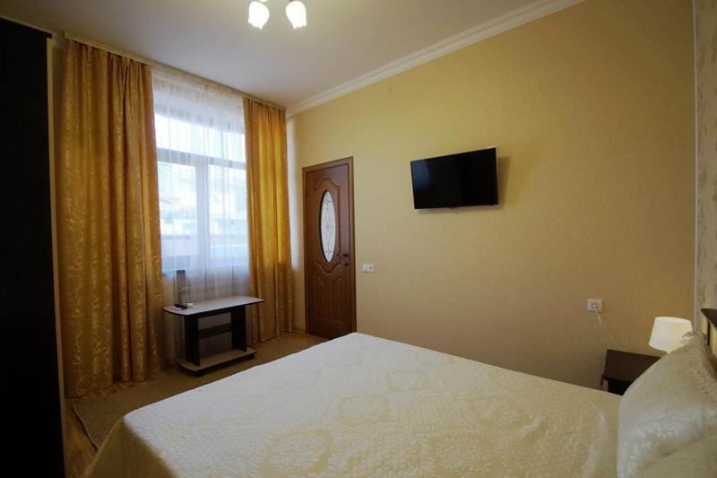Apartment with Mountain View image 2