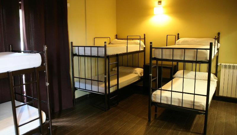 Bunk Bed in Mixed Dormitory Room image 4