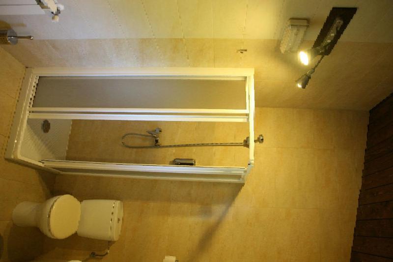 Bunk Bed in Mixed Dormitory Room image 3