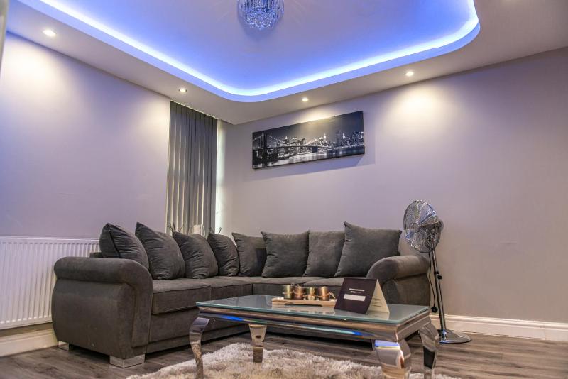 One-Bedroom Apartment image 1