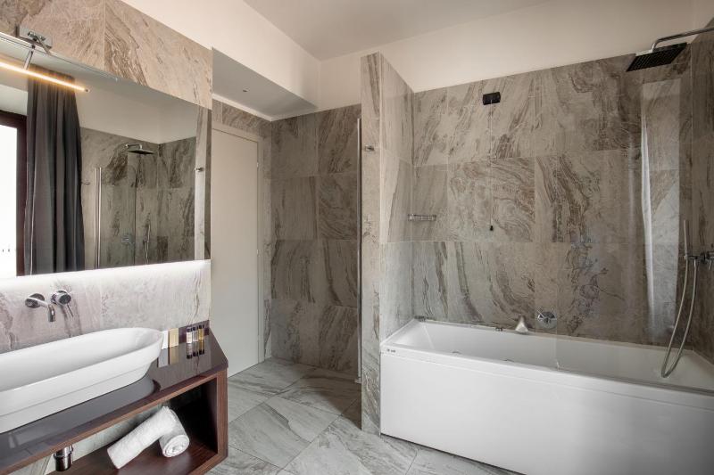 Prestige 1- 4 image 4