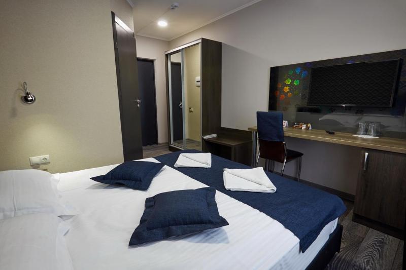 Standard Double Room image 2