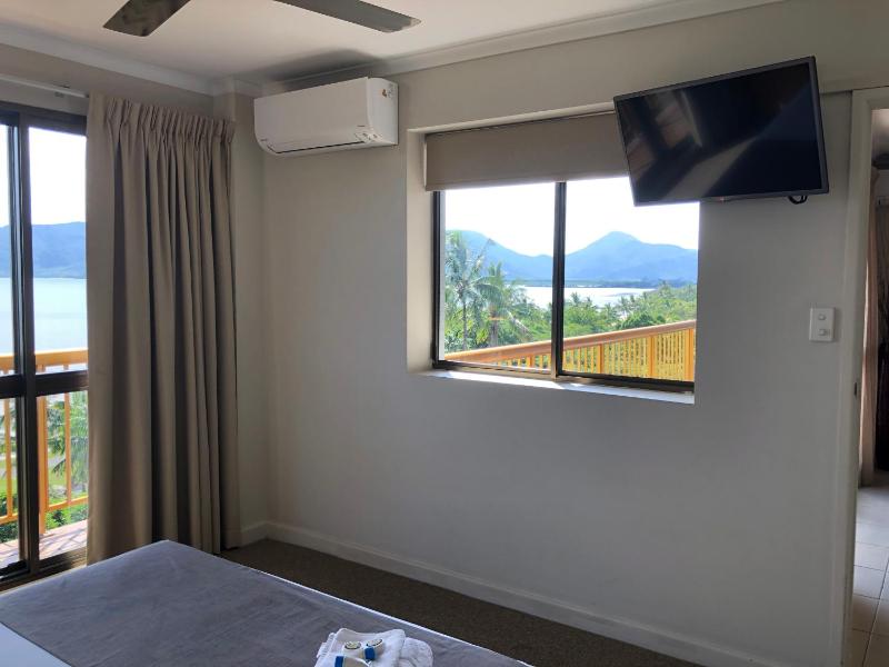Coral Towers Holiday Suites - image 14