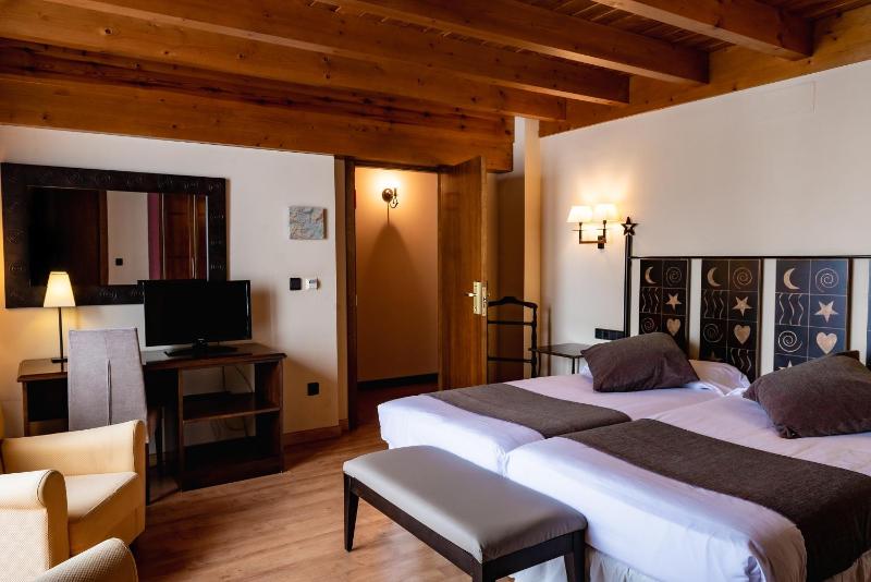 Superior Double Room image 4