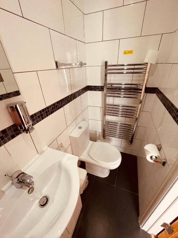 Budget Compact Double Without Window image 4