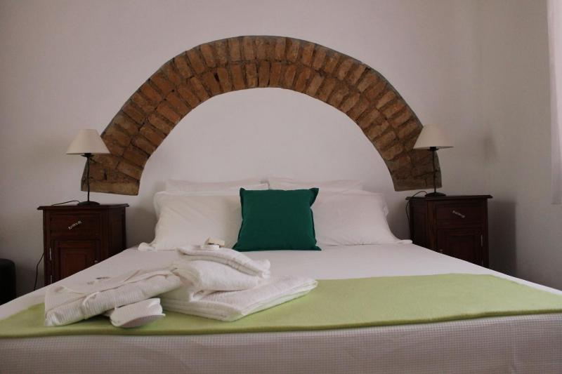 Double Room image 4