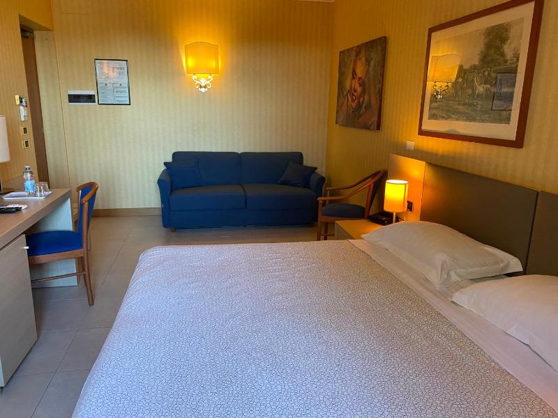Superior Quadruple Room image 2